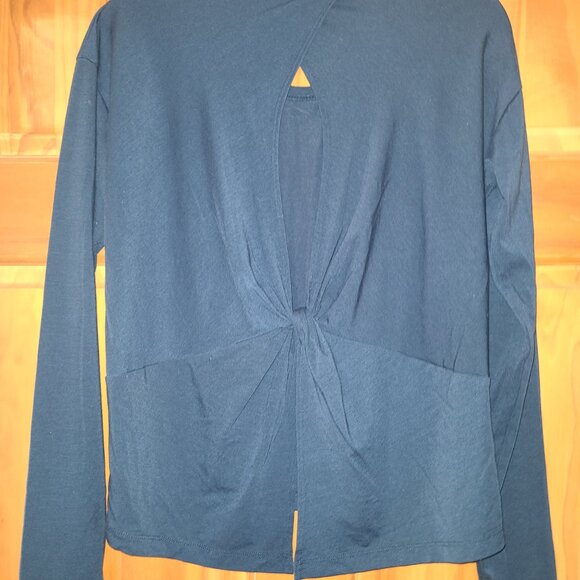 Athleta Essence Twist Blue Open Slit Long Sleeve Shirt - Picture 3 of 3